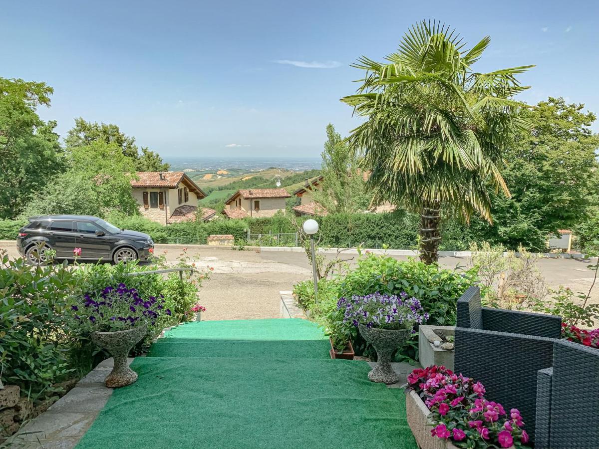La Locanna Hotell Serramazzoni Exteriör bild