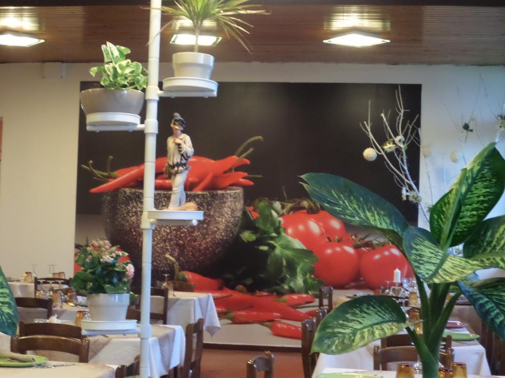 La Locanna Hotell Serramazzoni Exteriör bild